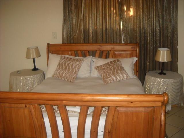 The Beverly Hills Guest Lodge Phalaborwa Room photo